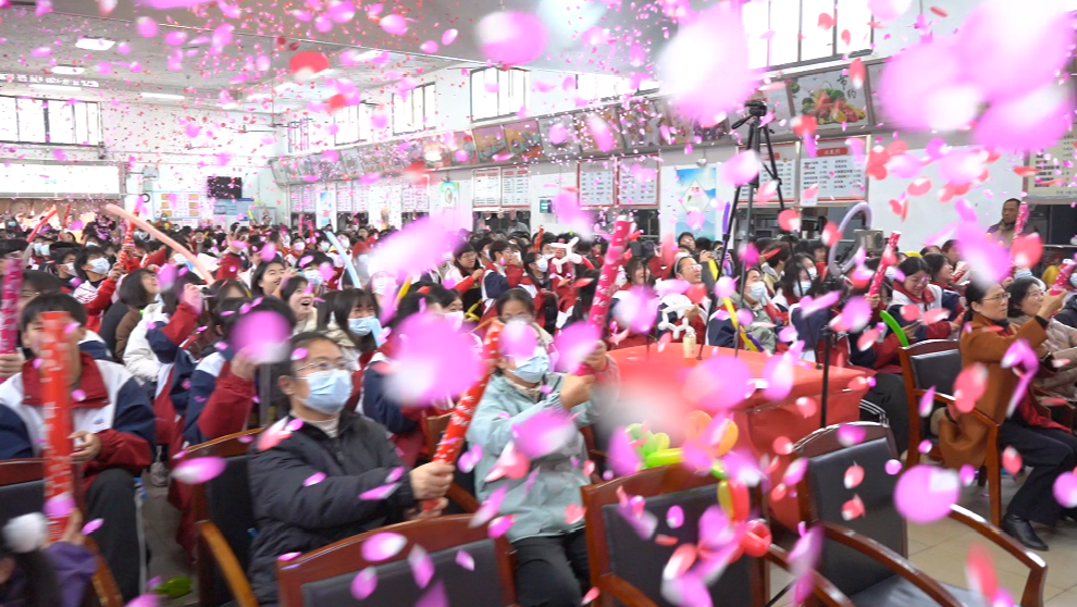 骏启新元・万象奔腾 |武汉东湖光电学校 2026 年元旦文艺汇演圆满举办