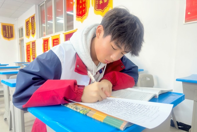 1765350650999298.jpg 5c76f98e093f65e15a19aebfef20830_副本.jpg