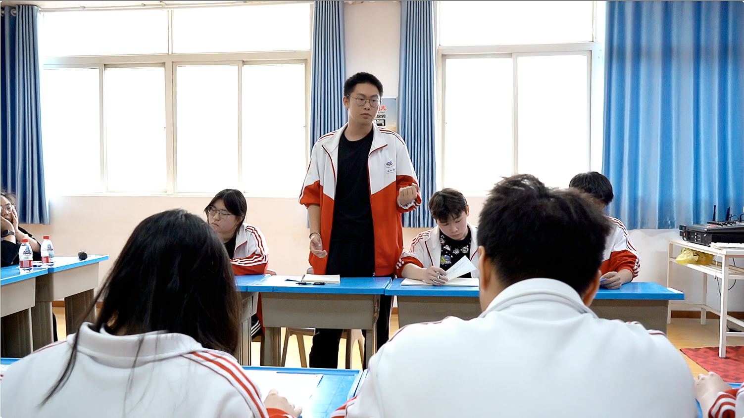 唇枪舌剑展风采 思辨青春向未来——武汉东湖光电学校校园辩论赛圆满举行